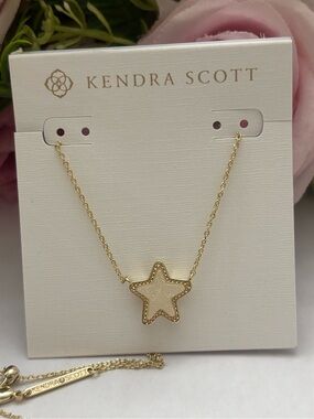 NWT Kendra Scott Jae Star Pendant Necklace in Gold Iridescent drusy